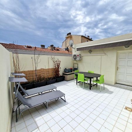 Plein Centre Appartement Climatise Et Spacieux Avec Grande Terrasse Sur Le Toit A Nice Luaran gambar
